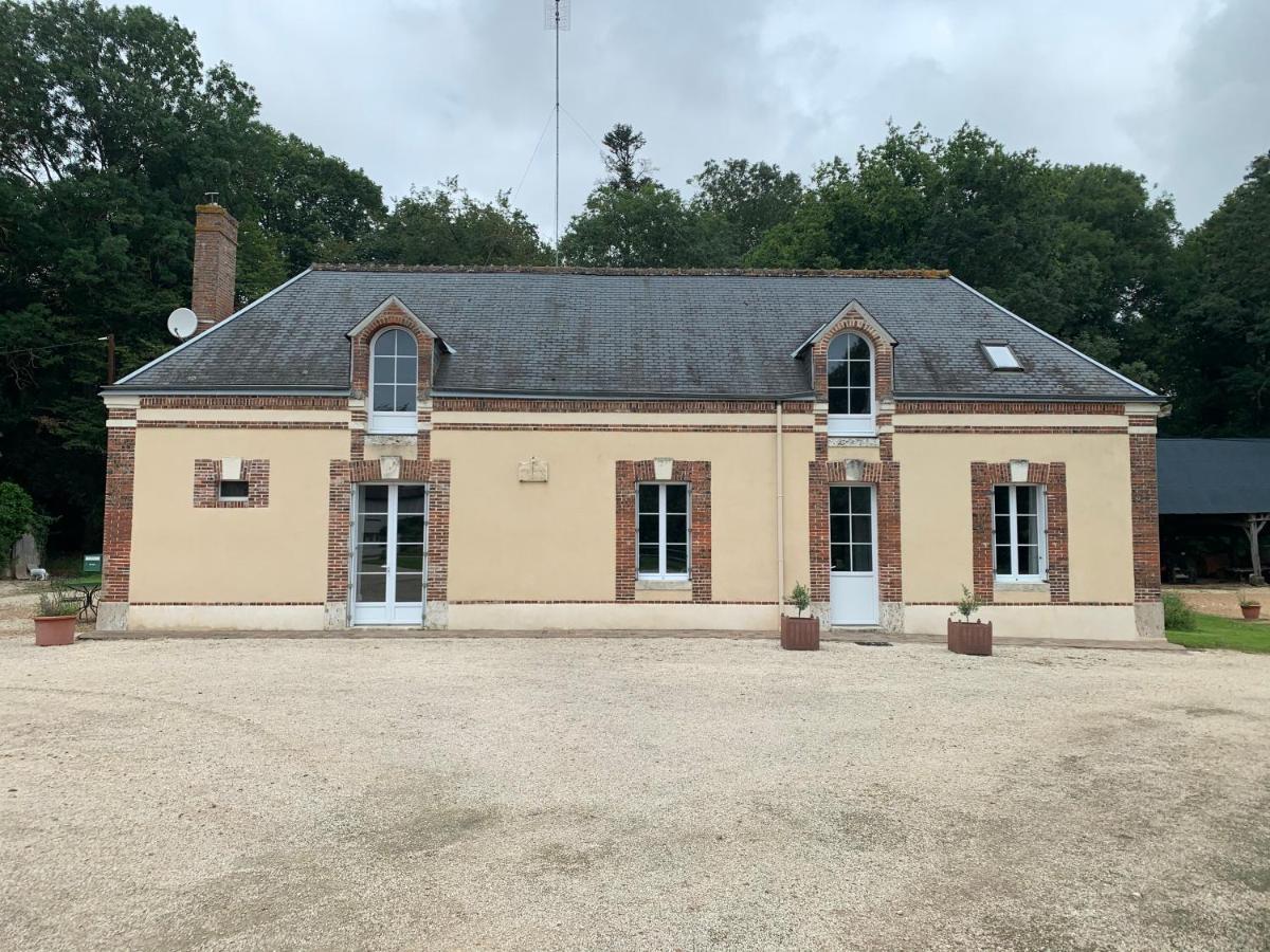 Gîte à la ferme de Sainte Radegonde Lanneray Exterior foto